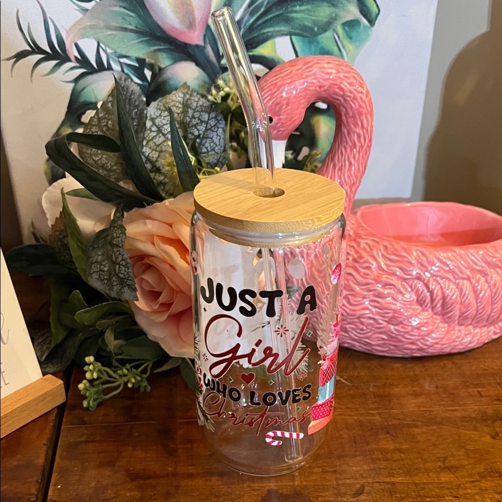 Giveaway for @beachfun72471 🦩Christmas Glass Tumbler w/ Bamboo Lid and Straw - Picture 2 of 5